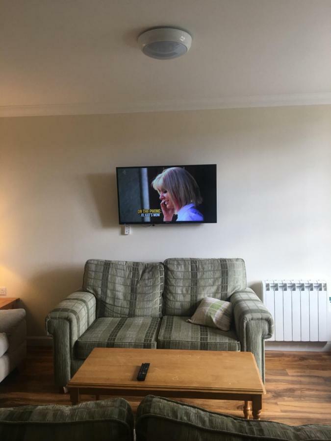 1 Lochness Rooms&Hostel Drumnadrochit Ngoại thất bức ảnh