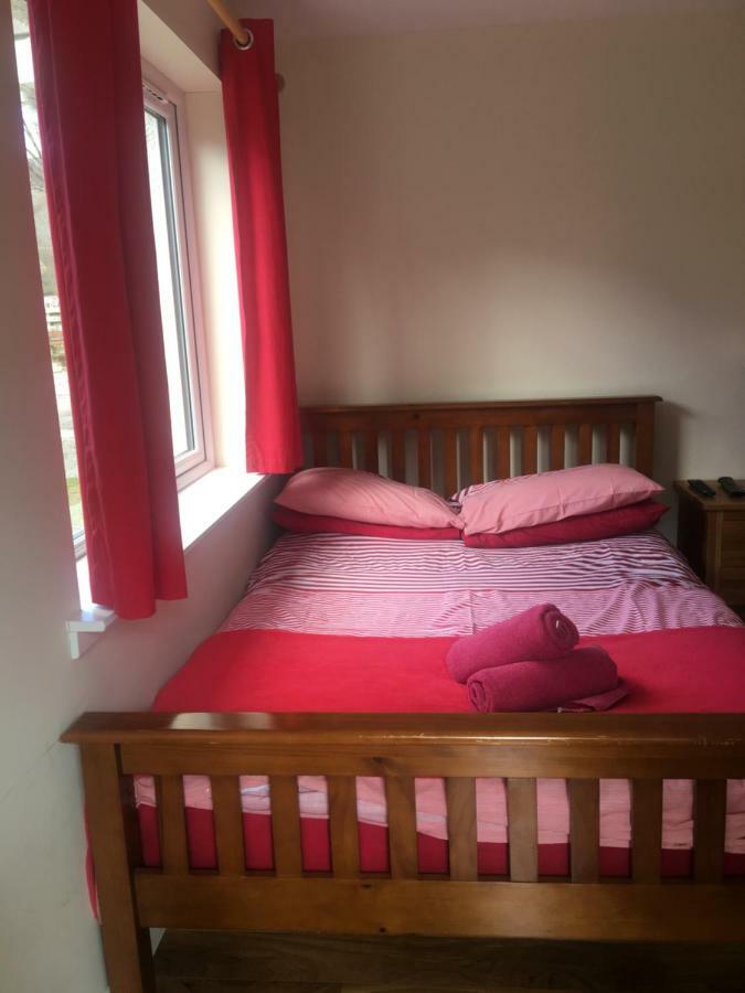 1 Lochness Rooms&Hostel Drumnadrochit Ngoại thất bức ảnh
