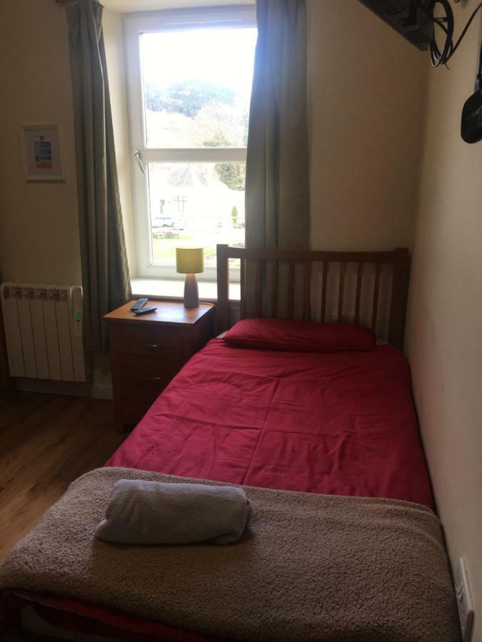 1 Lochness Rooms&Hostel Drumnadrochit Ngoại thất bức ảnh