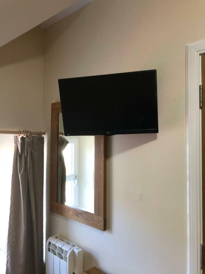 1 Lochness Rooms&Hostel Drumnadrochit Ngoại thất bức ảnh